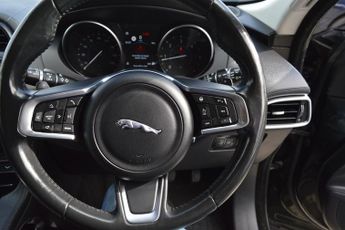Jaguar F-Pace PORTFOLIO AWD