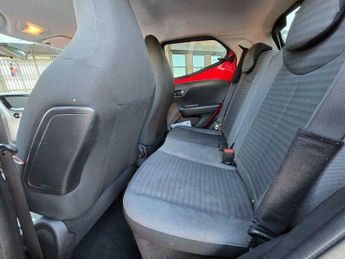 Toyota AYGO 1.0 VVT-i x-play x-shift Euro 6 5dr