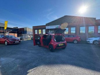 Toyota AYGO 1.0 VVT-i x-play x-shift Euro 6 5dr