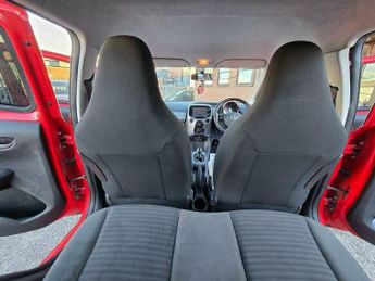 Toyota AYGO 1.0 VVT-i x-play x-shift Euro 6 5dr