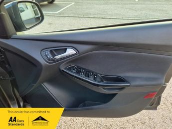 Ford Focus 1.0T EcoBoost Titanium Auto Euro 6 (s/s) 5dr