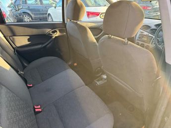 Ford Focus LX