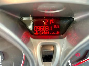 Ford Fiesta ZETEC B/TOOTH+AIR CON+ISOFIX