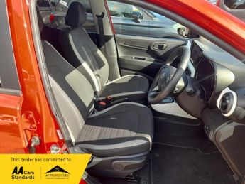 Hyundai I10 MPI PREMIUM, AUTO, 1 OWNER,CAR PLAY, FULL HISTORY TOP SPEC, RED