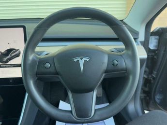 Tesla Model 3 Standard Range Plus Auto RWD 4dr