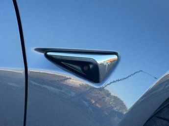 Tesla Model 3 Standard Range Plus Auto RWD 4dr