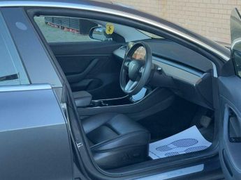 Tesla Model 3 Standard Range Plus Auto RWD 4dr