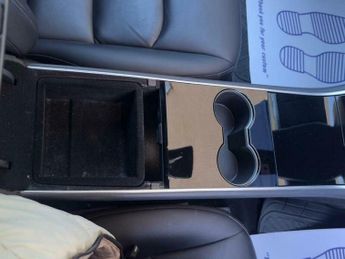 Tesla Model 3 Standard Range Plus Auto RWD 4dr