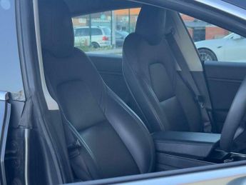 Tesla Model 3 Standard Range Plus Auto RWD 4dr