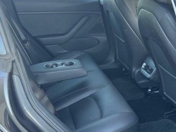 Tesla Model 3 Standard Range Plus Auto RWD 4dr