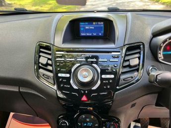 Ford Fiesta 1.0T EcoBoost Titanium Euro 5 (s/s) 3dr