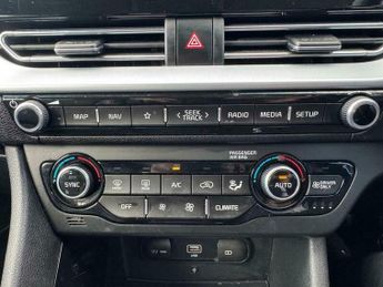 Kia Niro 1.6 GDi 3 DCT Euro 6 (s/s) 5dr
