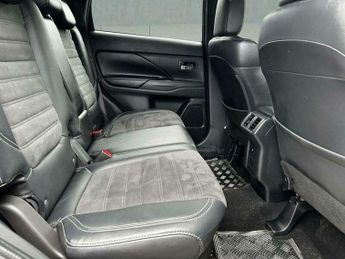 Mitsubishi Outlander 2.0 MIVEC Black CVT 4WD Euro 6 (s/s) 5dr