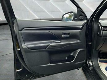 Mitsubishi Outlander 2.0 MIVEC Black CVT 4WD Euro 6 (s/s) 5dr