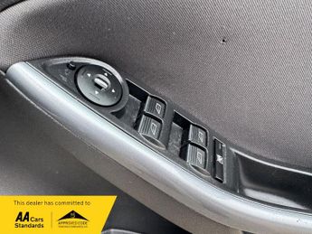 Ford Focus 1.6 Titanium Powershift Euro 5 5dr
