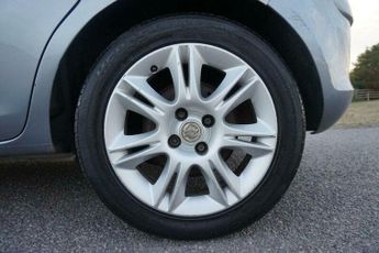 Vauxhall Corsa 1.4i 16v SE 5dr (a/c)