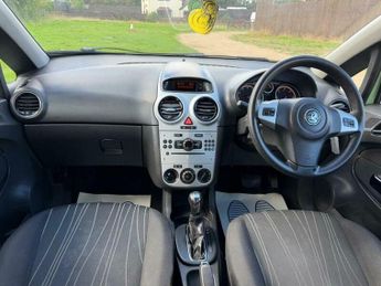 Vauxhall Corsa 1.4i 16v Club 5dr