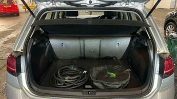 Volkswagen Golf 35.8kWh e-Golf Auto 5dr