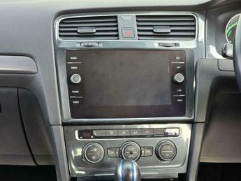 Volkswagen Golf 35.8kWh e-Golf Auto 5dr