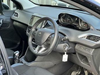 Peugeot 208 1.2 VTi PureTech Allure Euro 5 5dr