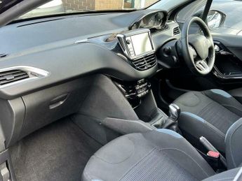 Peugeot 208 1.2 VTi PureTech Allure Euro 5 5dr