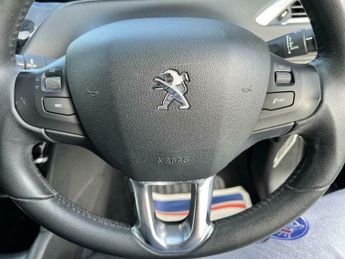 Peugeot 208 1.2 VTi PureTech Allure Euro 5 5dr