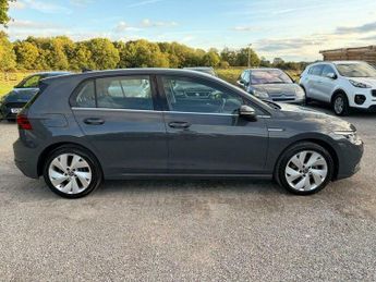 Volkswagen Golf 1.5 eTSI MHEV Style DSG Euro 6 (s/s) 5dr