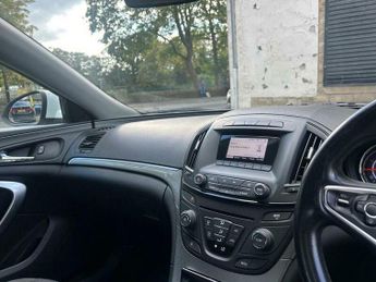 Vauxhall Insignia 2.0 CDTi ecoFLEX Design Euro 5 (s/s) 5dr