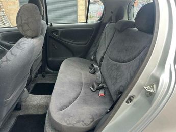 Toyota Yaris 1.3 VVT-i 16v CDX 5dr