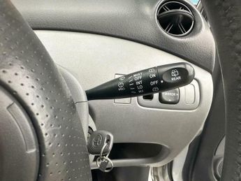 Toyota Yaris 1.3 VVT-i 16v CDX 5dr