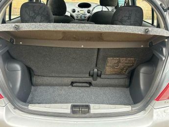 Toyota Yaris 1.3 VVT-i 16v CDX 5dr