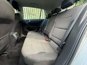 Volkswagen Golf 35.8kWh e-Golf Auto 5dr