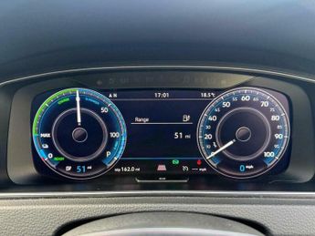 Volkswagen Golf 35.8kWh e-Golf Auto 5dr