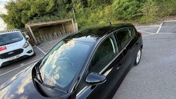 Ford Focus 1.0T EcoBoost Zetec Auto Euro 6 (s/s) 5dr