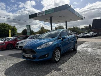Ford Fiesta TITANIUM, GREAT SPEC, £20 TAX PER YEAR IDEAL FIRST CAR A/C, BLUE