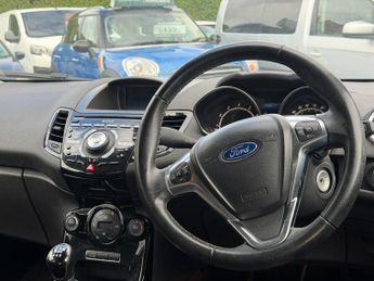 Ford Fiesta TITANIUM, GREAT SPEC, £20 TAX PER YEAR IDEAL FIRST CAR A/C, BLUE