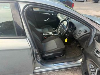 Ford Mondeo 2.0 TDCi Zetec 5dr