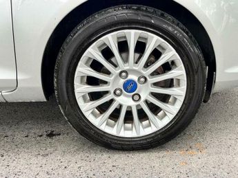 Ford Fiesta 1.0T EcoBoost Titanium Euro 5 (s/s) 5dr