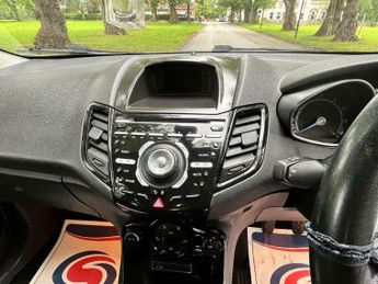 Ford Fiesta 1.0T EcoBoost Titanium Euro 5 (s/s) 5dr