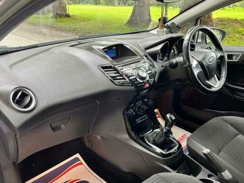 Ford Fiesta 1.0T EcoBoost Titanium Euro 5 (s/s) 5dr