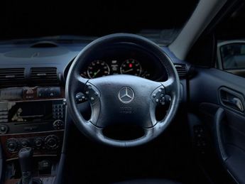 Mercedes-Benz C Class 1.8 C200 Kompressor Classic SE Saloon 4dr Petrol Automatic (202 
