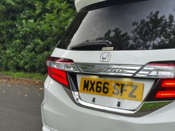 Honda Odyssey 2.0 HYBRID ABSOLUTE HONDA SENSING EX PACKAGE 7 SEATER AUTO