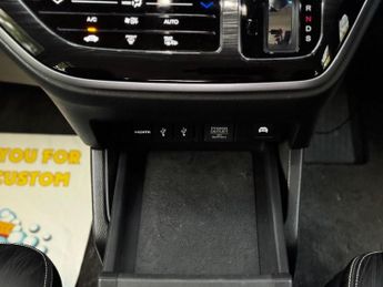 Honda Odyssey 2.0 HYBRID ABSOLUTE HONDA SENSING EX PACKAGE 7 SEATER AUTO