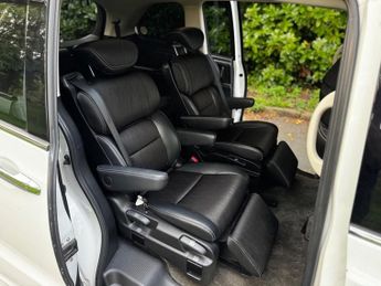 Honda Odyssey 2.0 HYBRID ABSOLUTE HONDA SENSING EX PACKAGE 7 SEATER AUTO