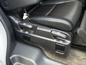 Honda Odyssey 2.0 HYBRID ABSOLUTE HONDA SENSING EX PACKAGE 7 SEATER AUTO