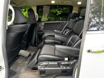 Honda Odyssey 2.0 HYBRID ABSOLUTE HONDA SENSING EX PACKAGE 7 SEATER AUTO