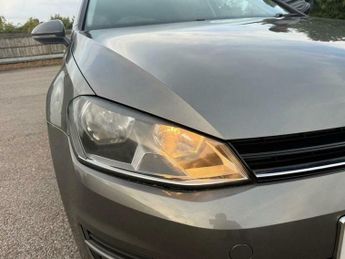 Volkswagen Golf 1.6 TDI BlueMotion Tech SE DSG Euro 5 (s/s) 5dr