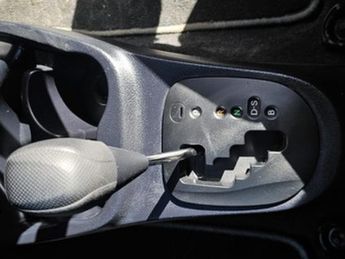 Toyota Yaris 1.33 Dual VVT-i Design Multidrive S Euro 6 5dr (Safety Sense)