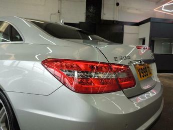 Mercedes-Benz E Class 3.0 E350 CDI V6 BlueEfficiency Sport G-Tronic Euro 5 2dr