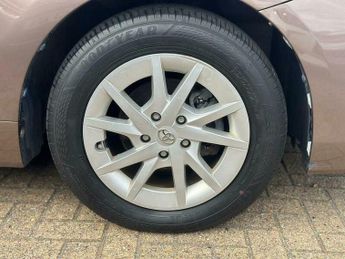 Toyota Prius 1.8 VVT-h Excel MPV 5dr Petrol Hybrid CVT Euro 5 (s/s) (136 ps)